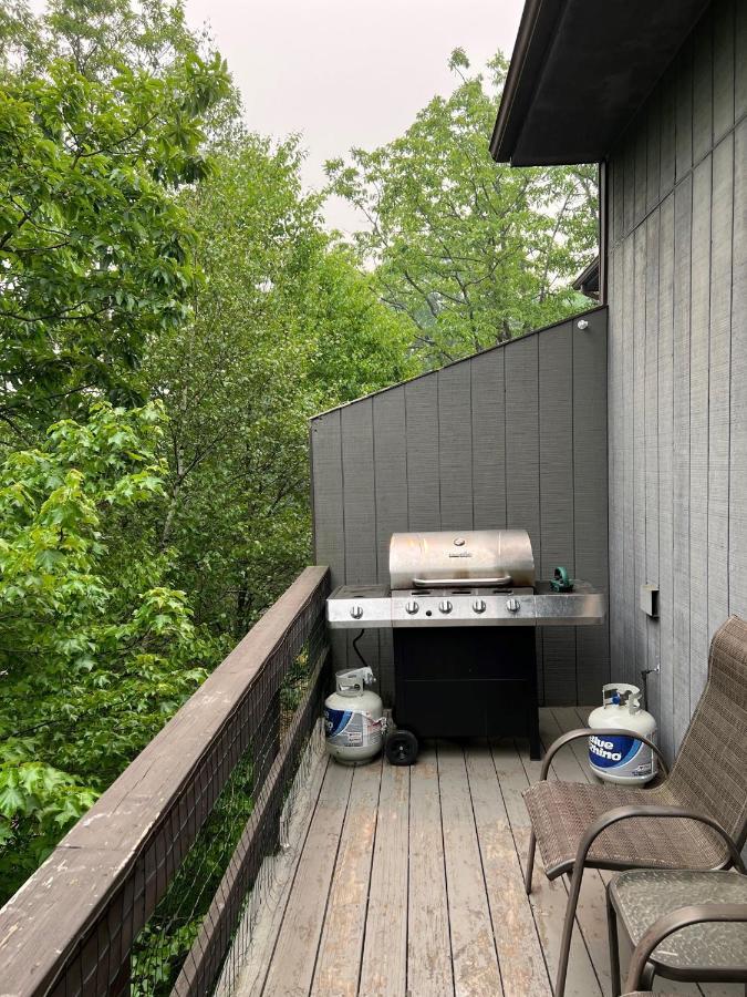 Pocono Paradise - 3 Bedroom 3 And Half Bathroom Townhouse Таннерсвілл Екстер'єр фото